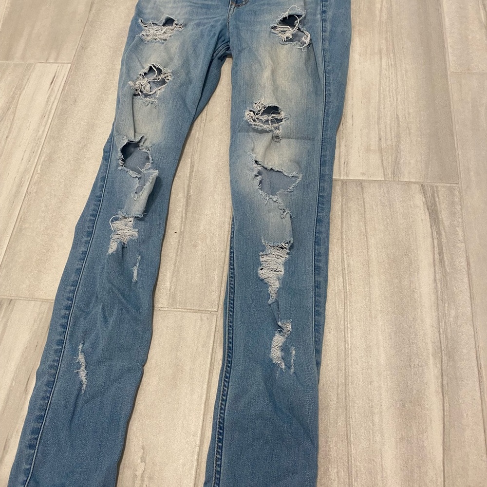 Hollister distressed jeans  5r w 27 l 30
